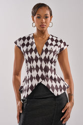 GUESS WHO V-NECK BLOUSE