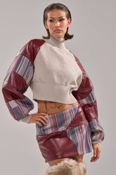 FEELING THE VIBES CROPPED GREY SWEATER